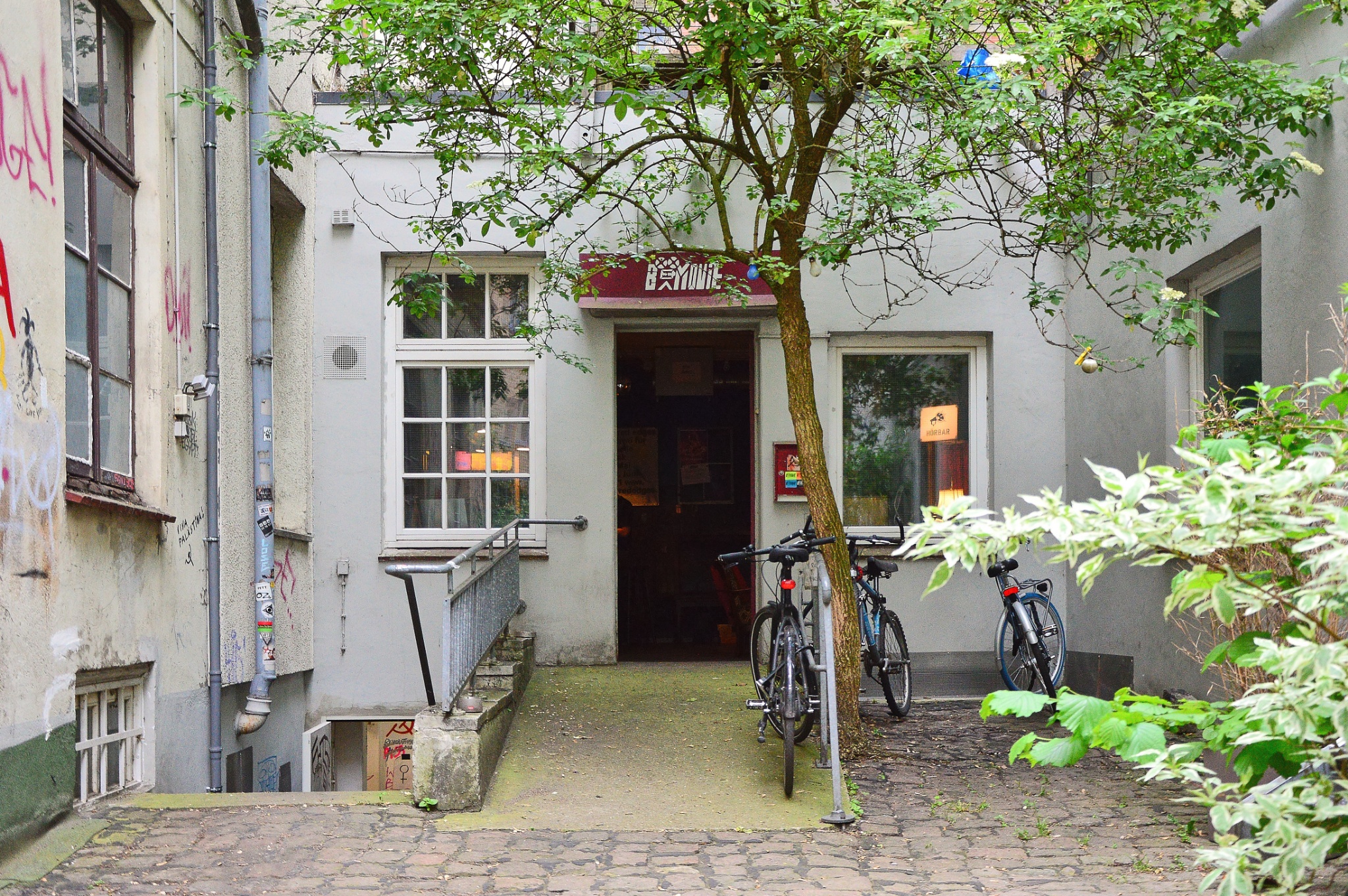 Wenn ihr noch nicht wisst, was sich hinter dieser Tür verbirgt, müsst ihr mal vorbeischauen.